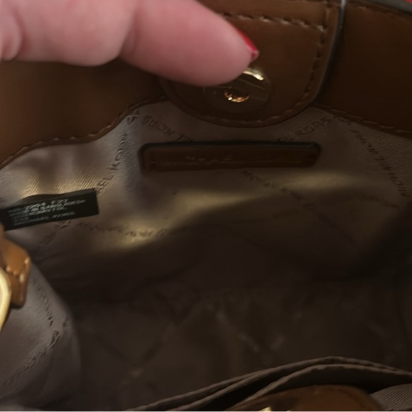 Micheal Kors Mercer Extra-Small Pebbled Leather Crossbody Bag. - Picture 3 of 3